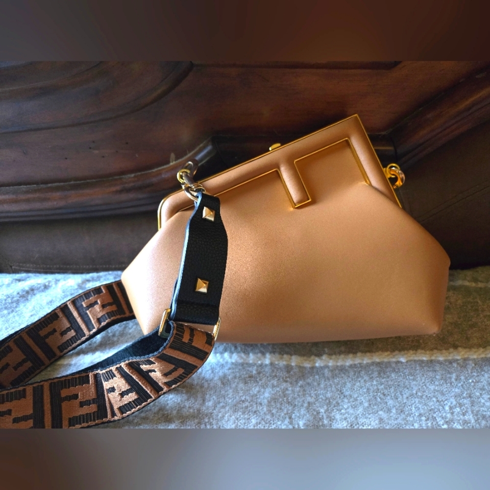 Unique clutch with strap bag - Picture 2 of 3